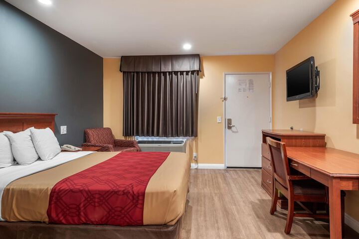 Room 19 of 32