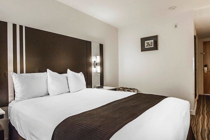 Room 20 of 37