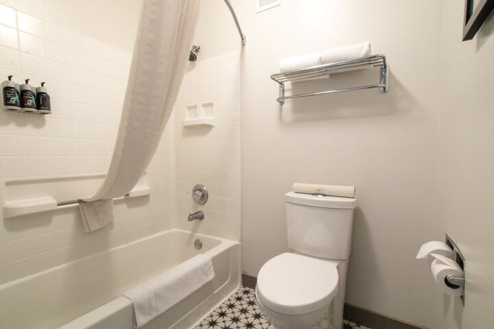 Room 16 of 37