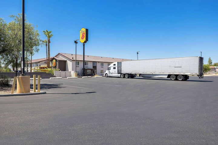 Super 8 by Wyndham Goodyear / Phoenix Area
