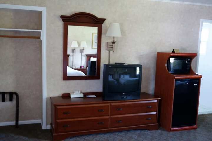 Room 10 of 11