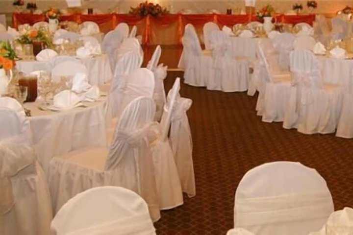 Ballroom/Hall 27 of 33