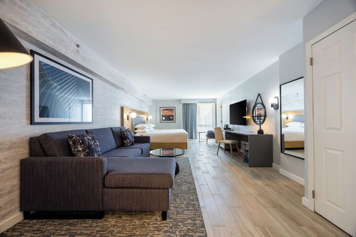 DoubleTree by Hilton New York JFK Airport