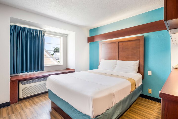 Room 15 of 29