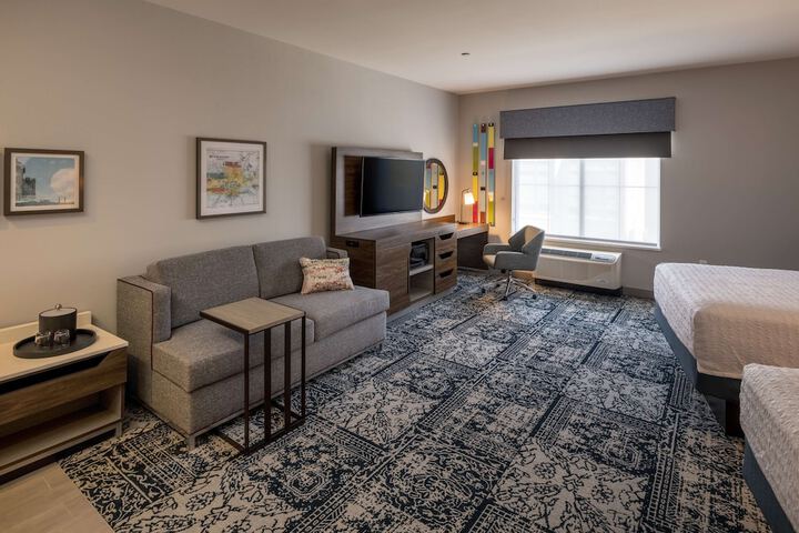 Hampton Inn & Suites Huntington Downtown
