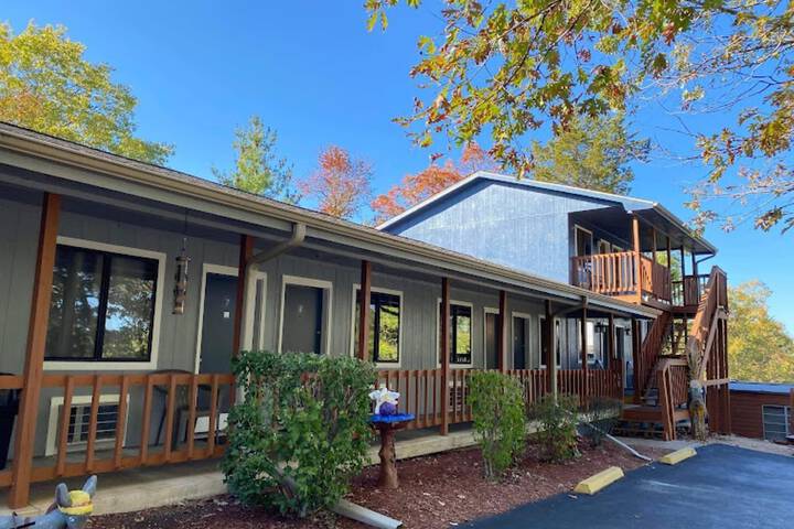 Shady Acre Inn and Suites
