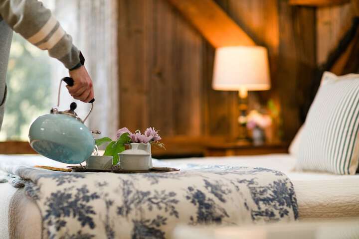 The Mast Farm Inn