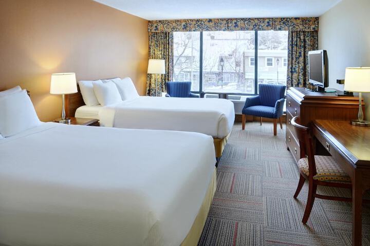 Greenwood Inn & Suites