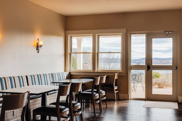 Belfast Harbor Inn