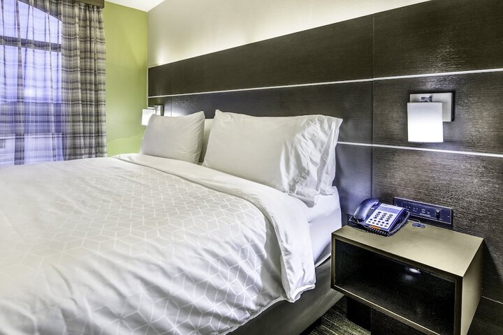 Holiday Inn Express & Suites Longview North by IHG