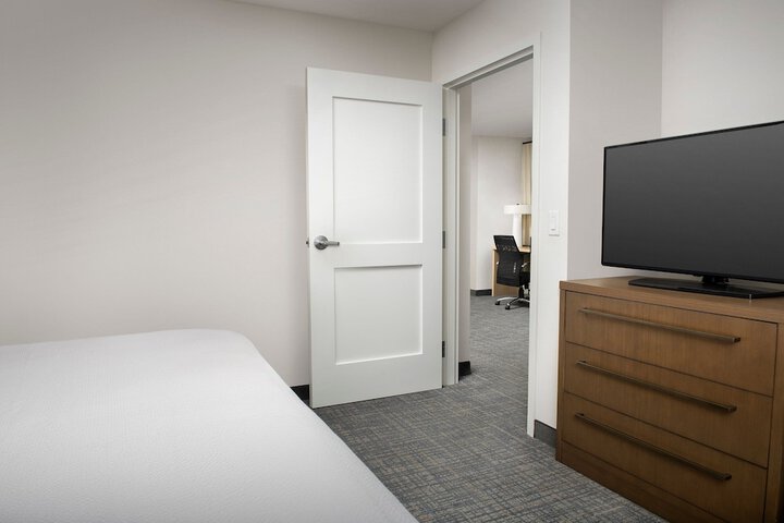 Room 27 of 66