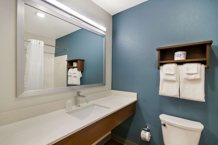 Room 25 of 29