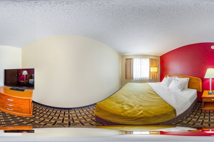 Room 23 of 38