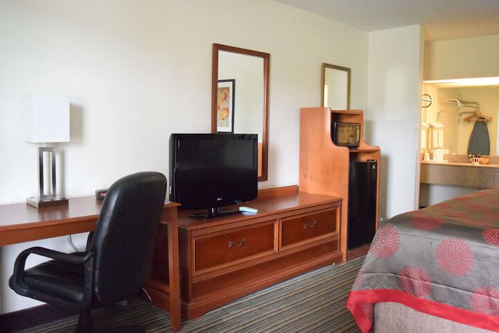 Room 28 of 34
