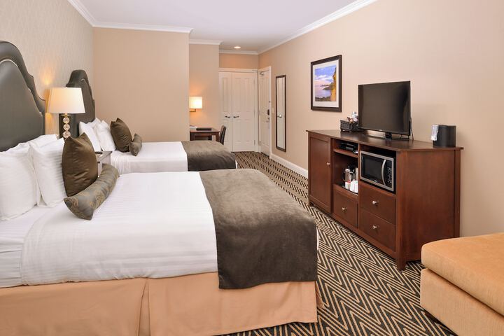 Majestic Inn & Spa