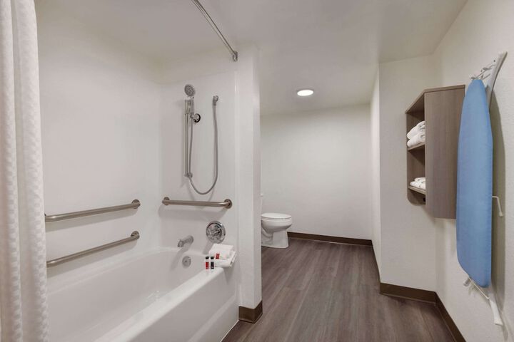 Room 40 of 53