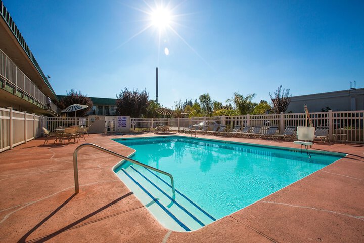 Pool 7 of 34