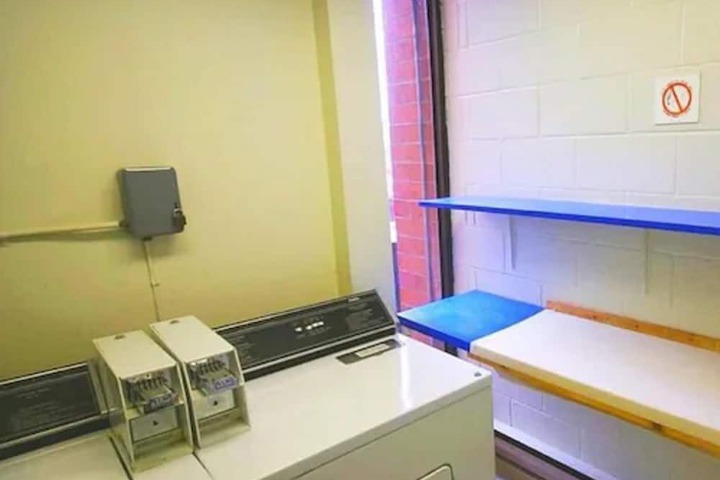 Room 12 of 25