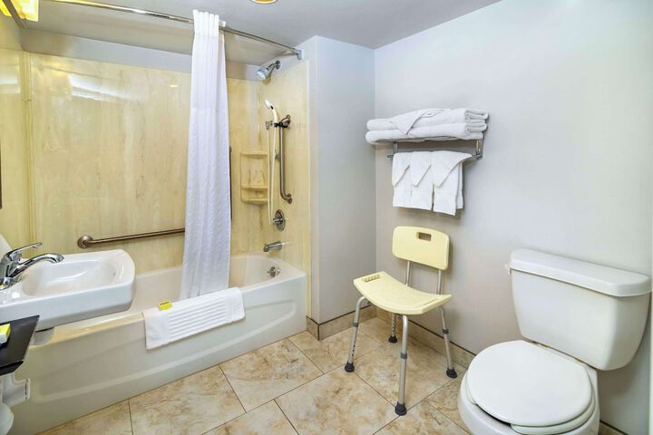 Room 20 of 35
