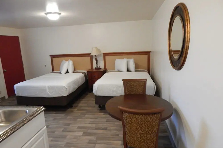 Holiday Motel