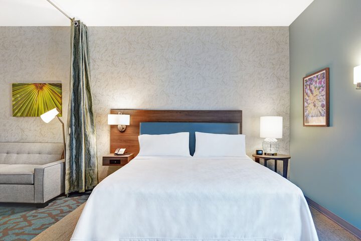 Room 32 of 47