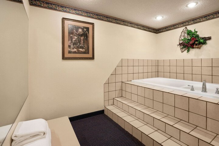 Room 8 of 20
