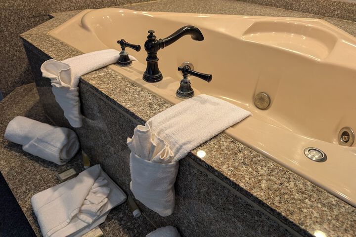 Hot Tub 42 of 48