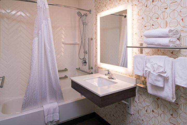 Holiday Inn Auburn-Finger Lakes Region by IHG