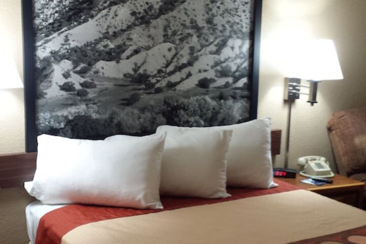 Room 13 of 34