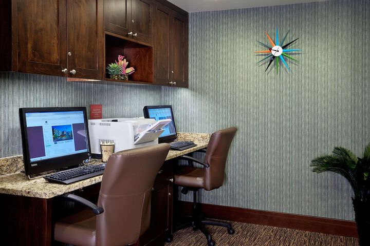Business Center 39 of 39