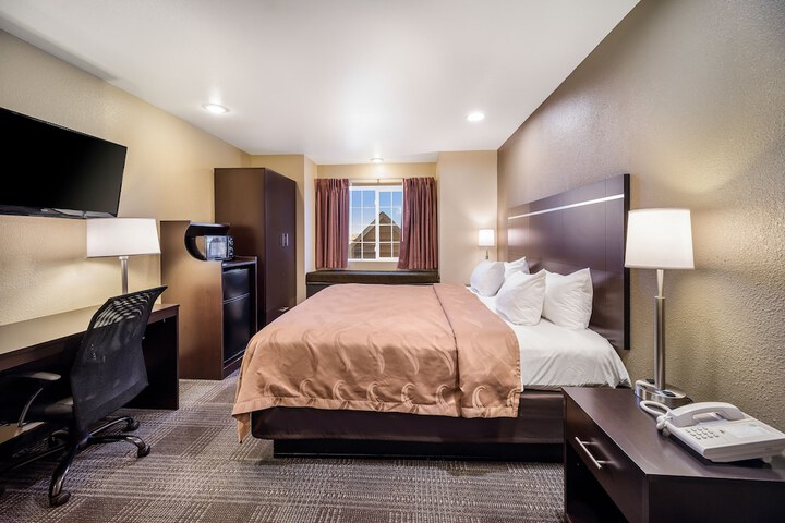 Room 27 of 40