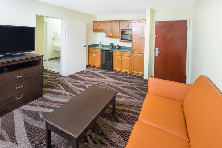 Room 14 of 17
