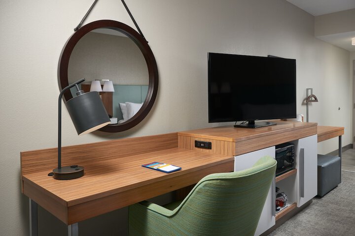 Room 12 of 19