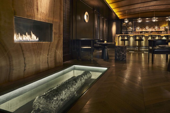 Lounge 141 of 148