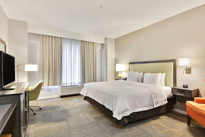 Room 21 of 38