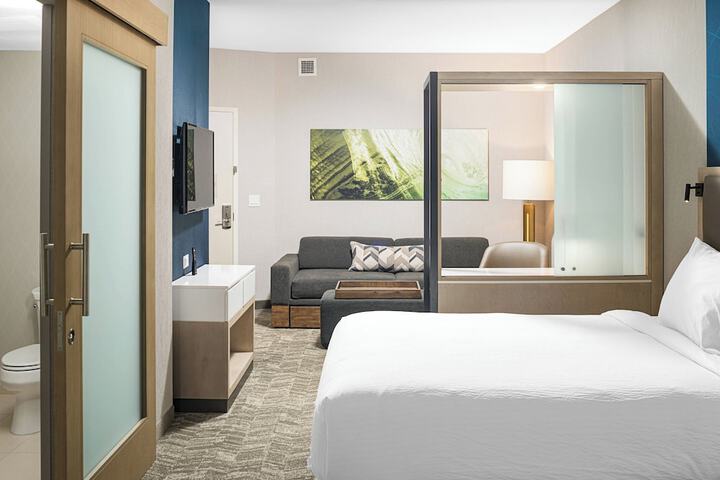 Room 16 of 25