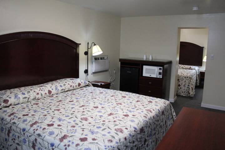 Room 4 of 20