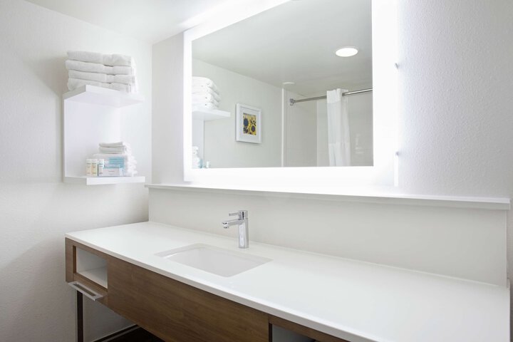 Hampton Inn & Suites Kansas City-Merriam