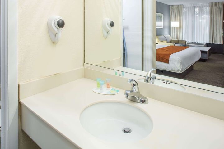 Room 7 of 17