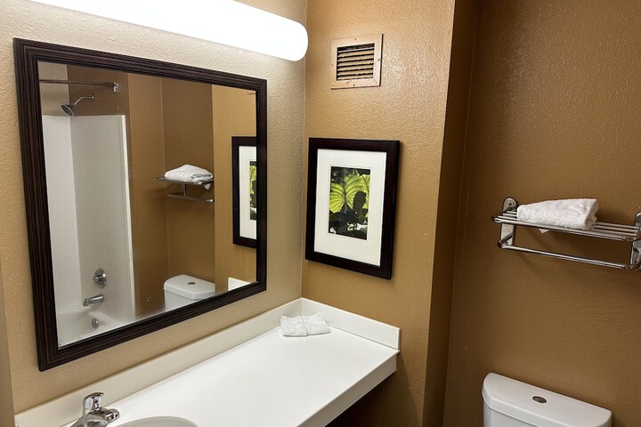 Room 17 of 26