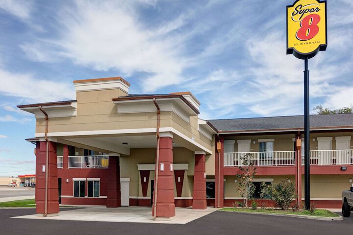 Hotel 3 of 27