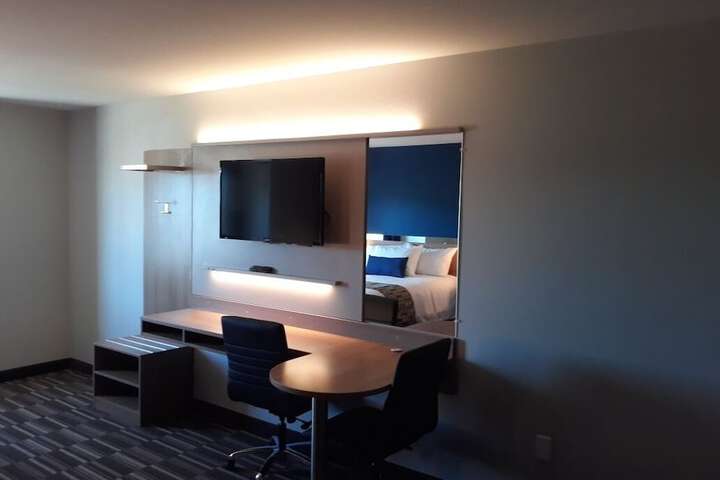 Microtel Inn & Suites by Wyndham Woodland Park