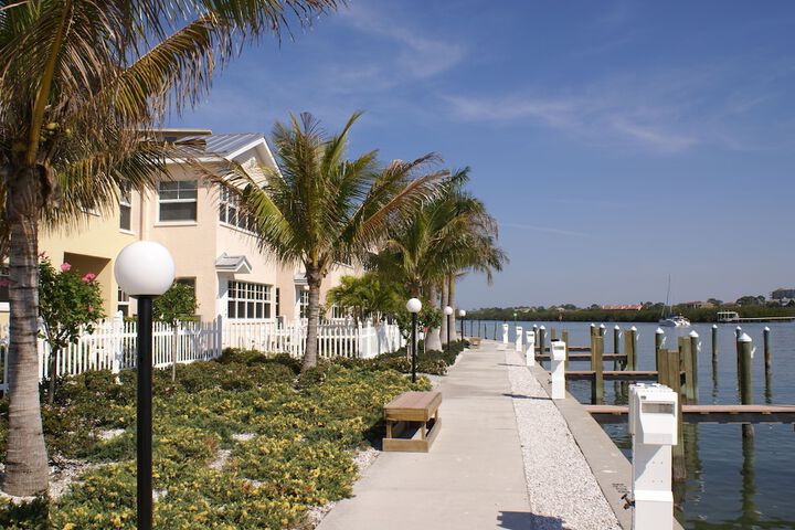 Barefoot Beach Resort