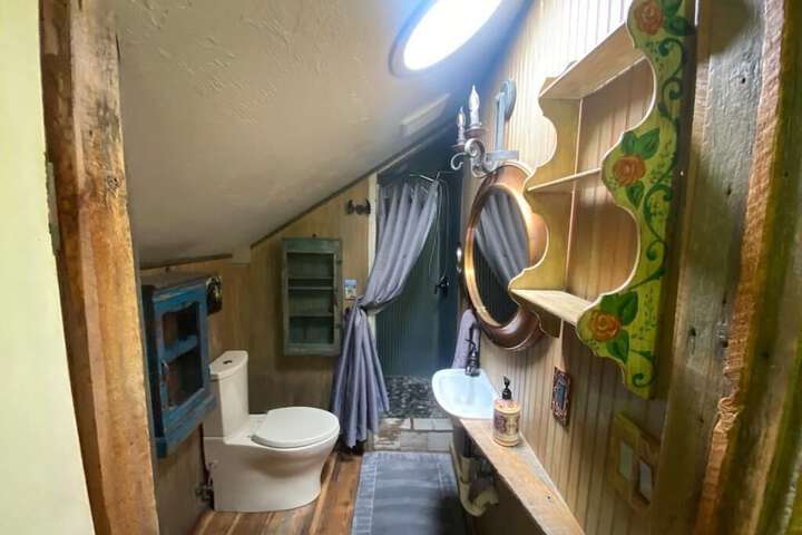 Room 130 of 198