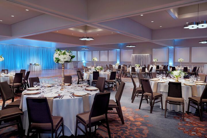 Ballroom/Hall 134 of 151