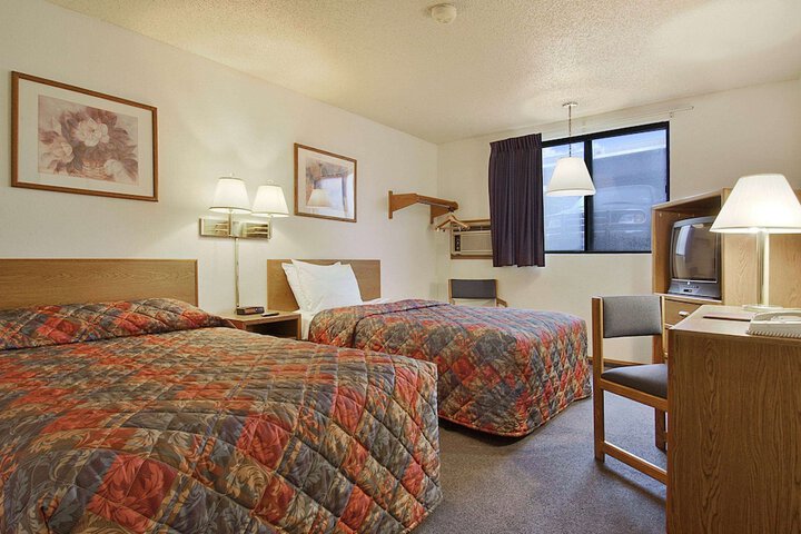 Room 15 of 28