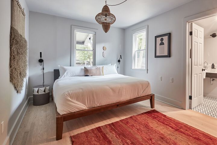 Woodstock Way Hotel