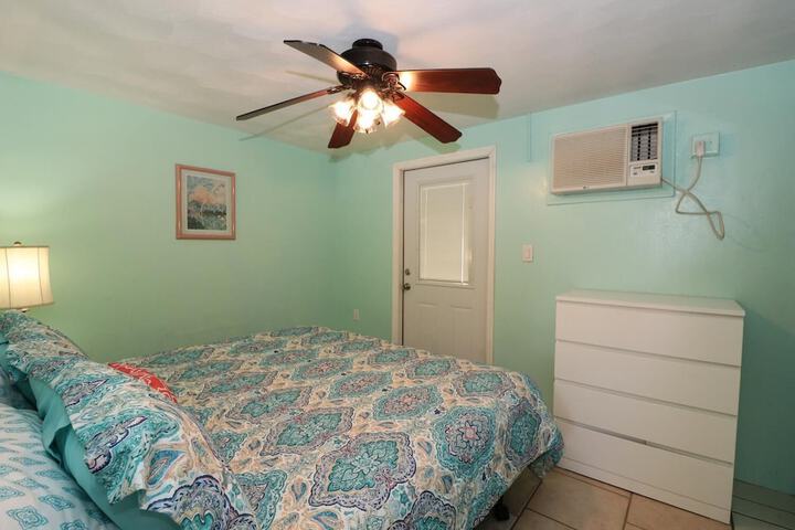 Room 17 of 37