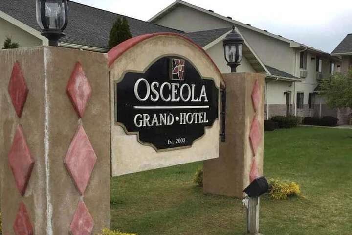 Hotel 8 of 27