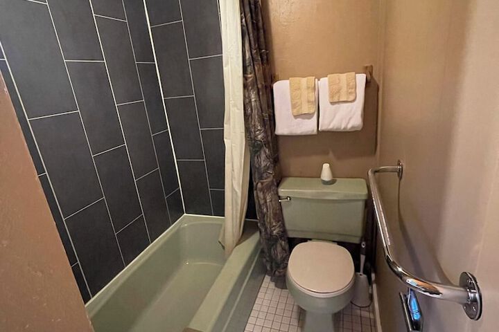 Room 34 of 82
